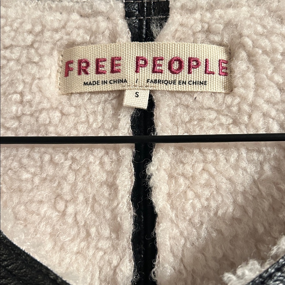 FREE PEOPLE Travelers Faux Leather Vest size small - Picture 11 of 13